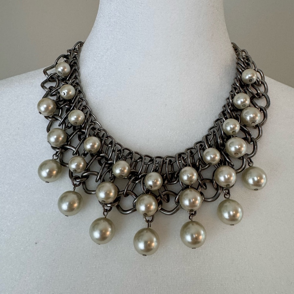 Talbot’s, vintage, multitiered pearl necklace